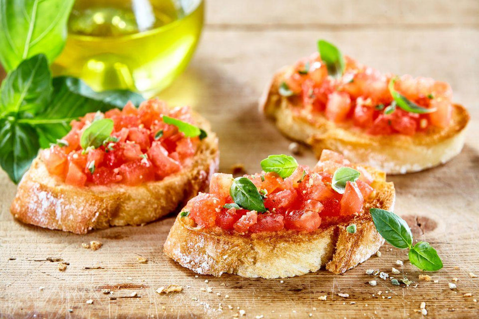 Bruschetta al pomodorino e basilico fresco dell’orto - ristorantevenere