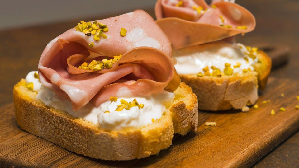 Bruschetta con burrata e mortadella - ristorantevenere